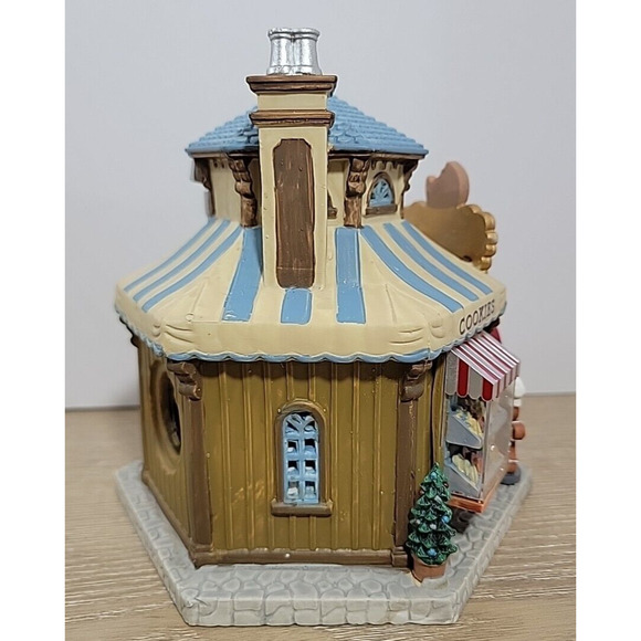 Lemax Signature Collection THE COOKIE PALACE 2018 Collector Porcelain Building - Picture 3 of 16